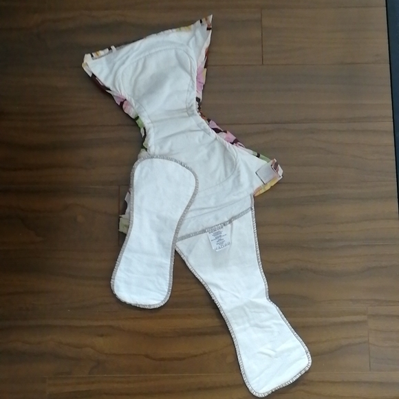 VGUC 2-pack Kushies Organic All-In-One cloth diapers - Picture 9 of 12